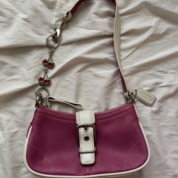 Coach Beige Bag with Pink Lining - Picture 1 of 3
